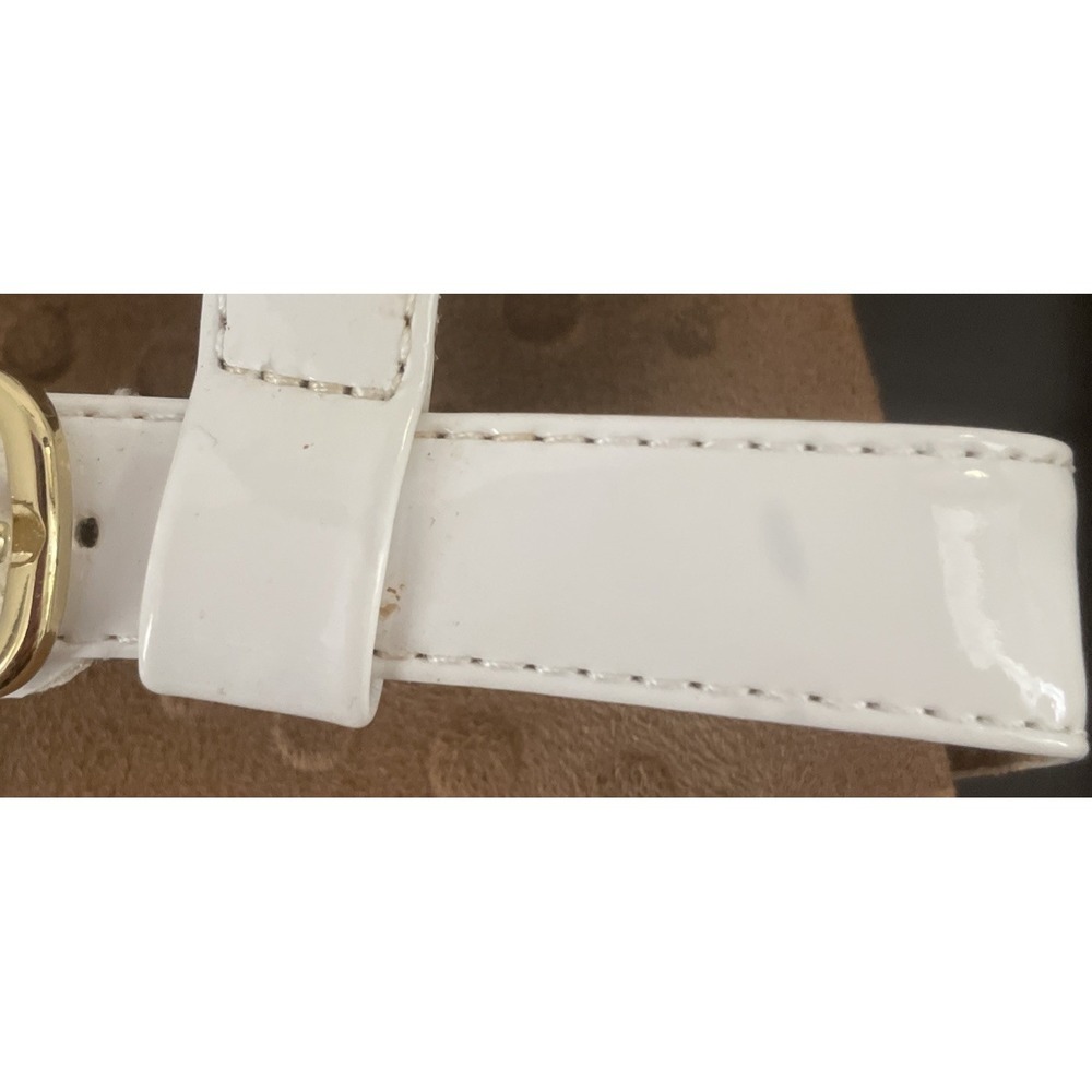 Womens Vionic Sandals Size 8 Misa White Patent Leather Straps Buckles Classic - Picture 11 of 11